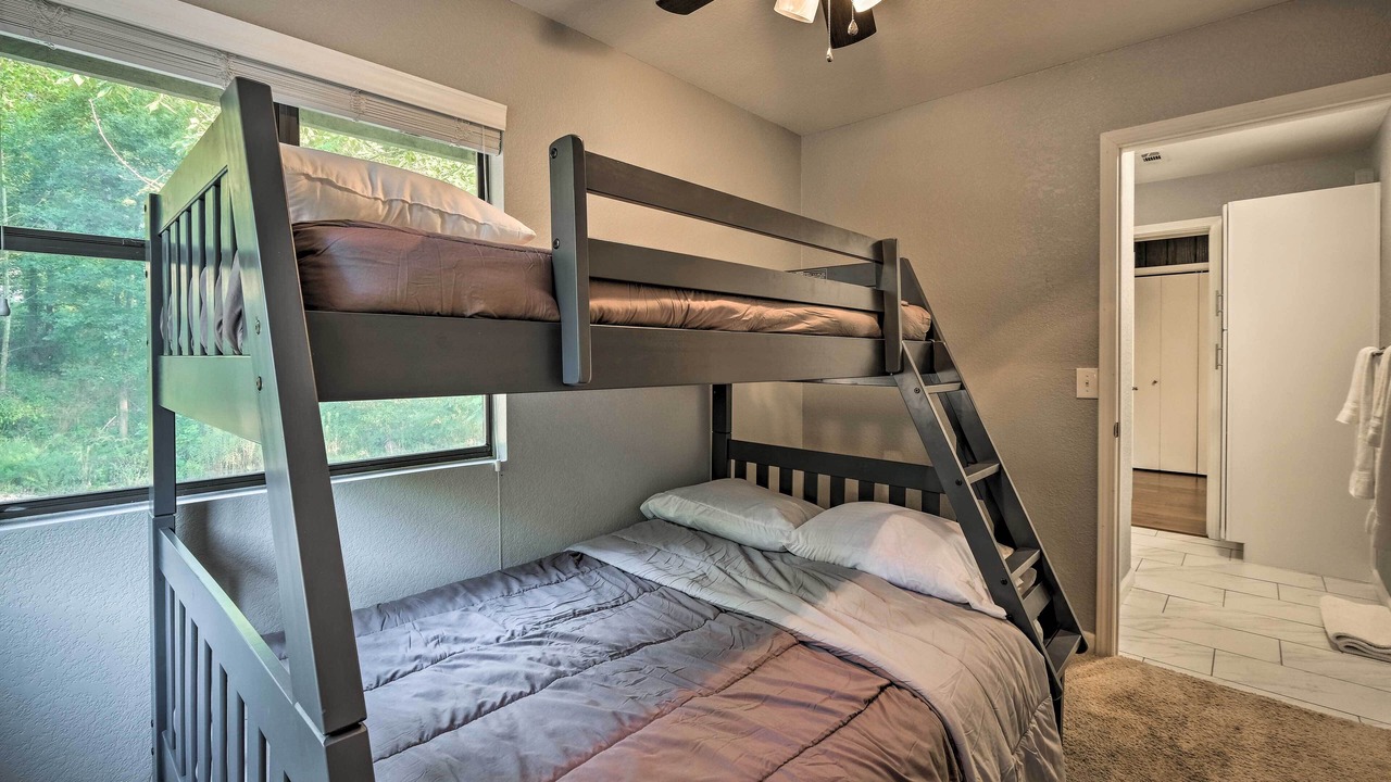 Photo of Bedroom in Springdale