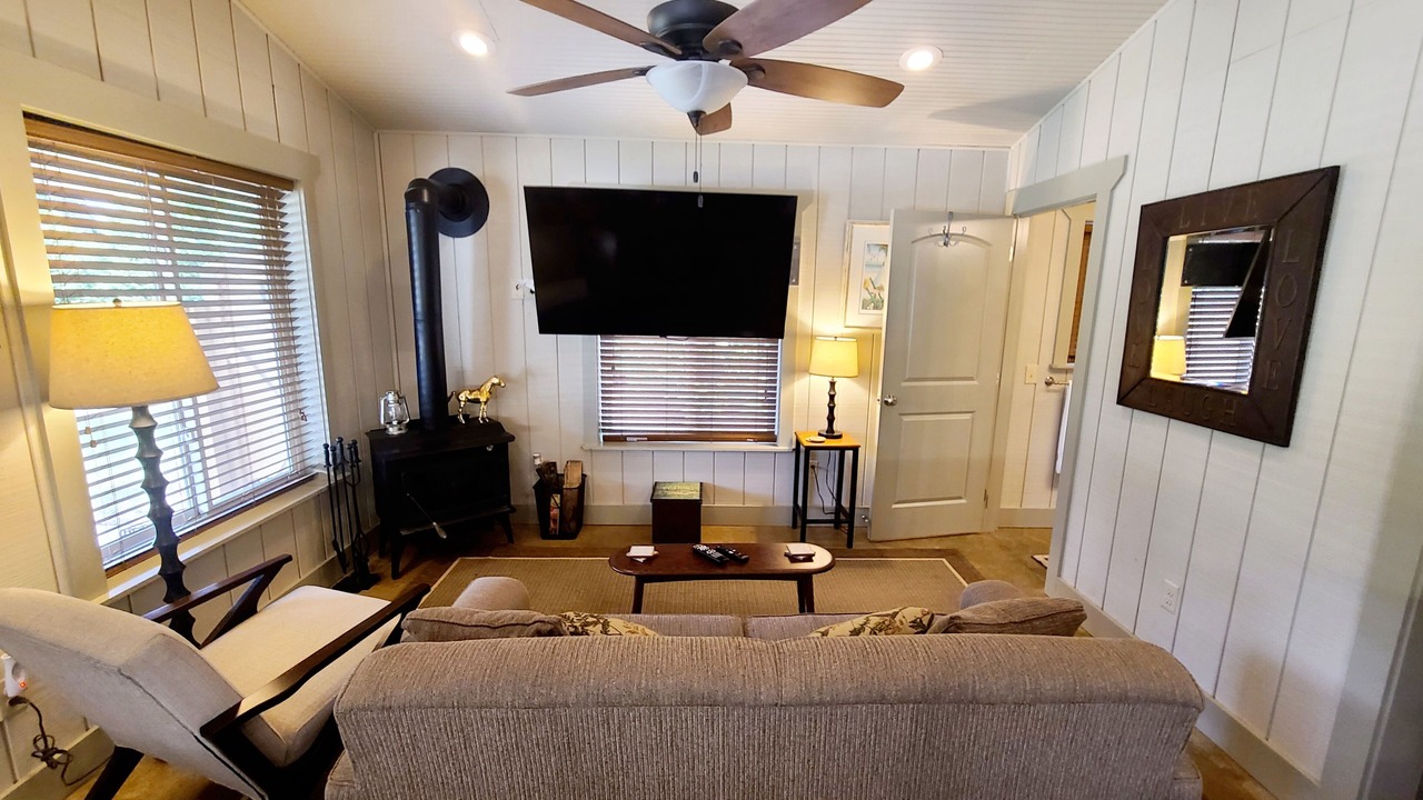 Photo of Bedroom in Springville