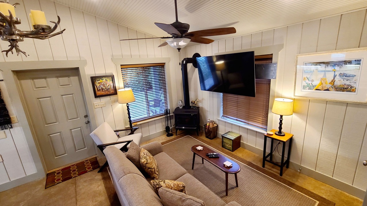 Photo of Bedroom in Springville