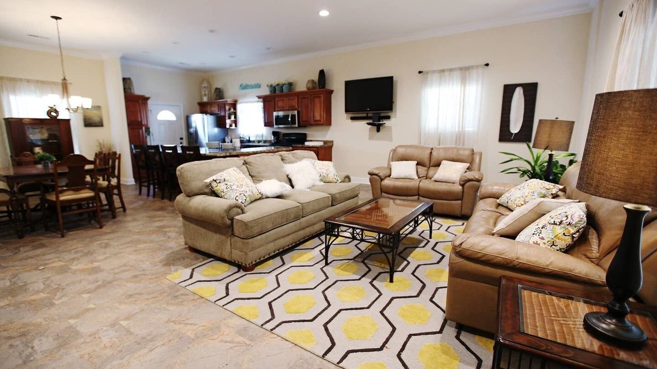 Photo of Livingroom in Ashley Oaks