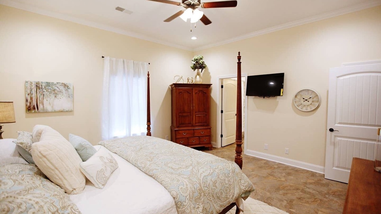 Photo of Bedroom in Ashley Oaks