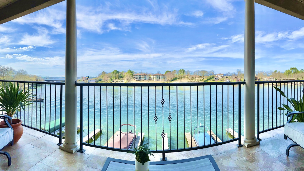 Photo of Others in Lake Hamilton