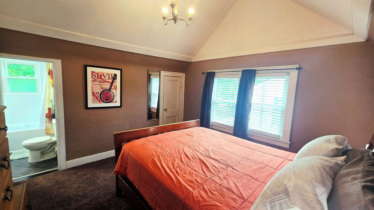 Photo of Bedroom in Greenwood