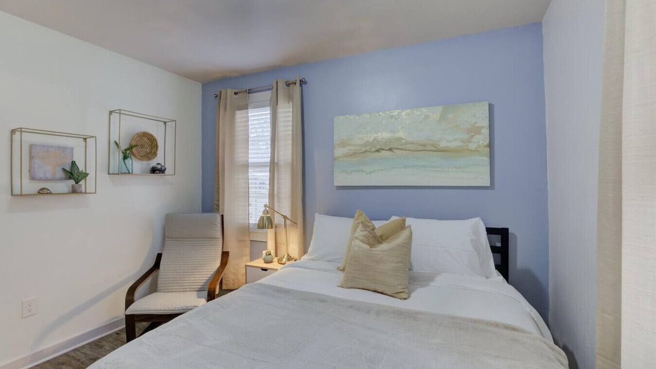 Photo of Bedroom in Midtown
