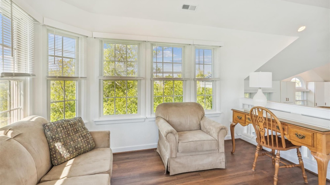 Photo of Livingroom in Pine Island
