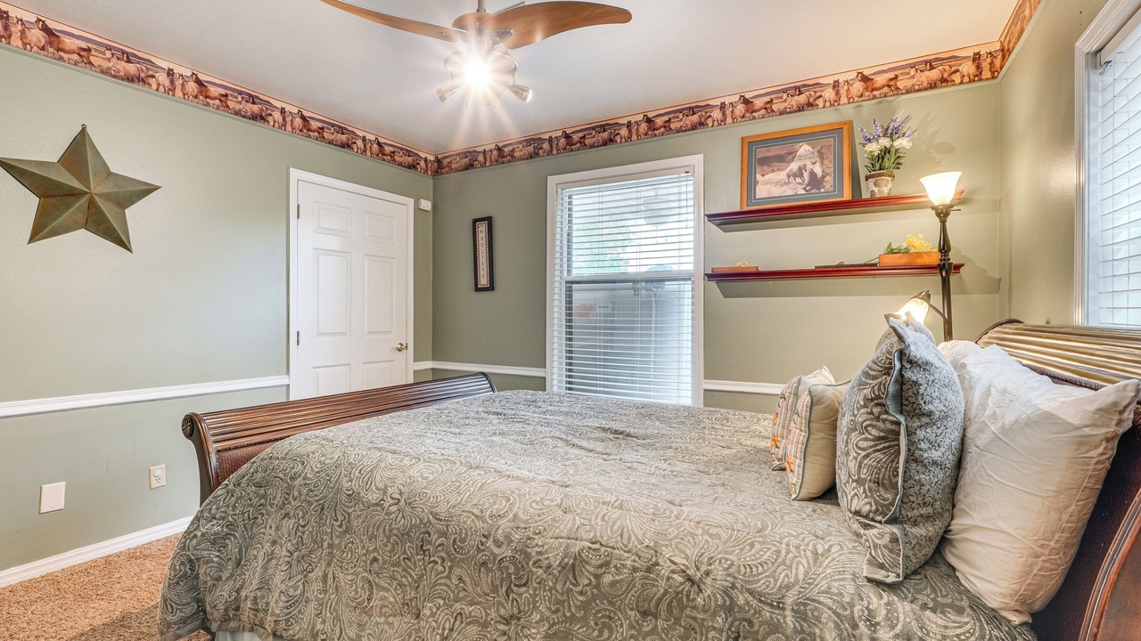 Photo of Bedroom in Sylvan Shores