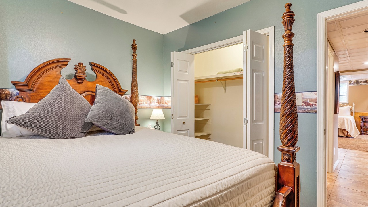 Photo of Bedroom in Sylvan Shores