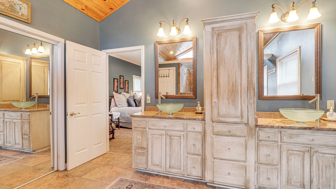 Photo of Bathroom in Sylvan Shores