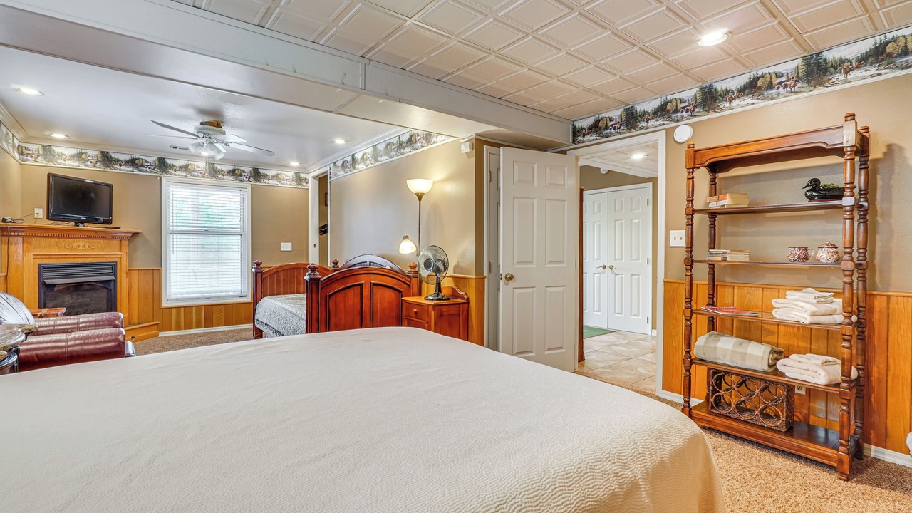 Photo of Bedroom in Sylvan Shores