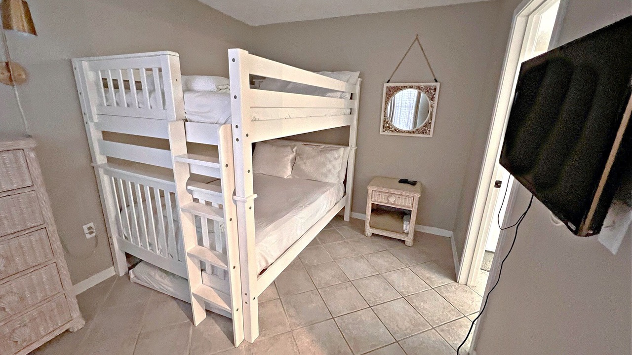 Photo of Bedroom in Gulf Shores