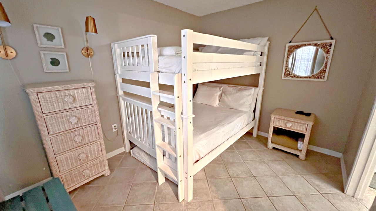Photo of Bedroom in Gulf Shores