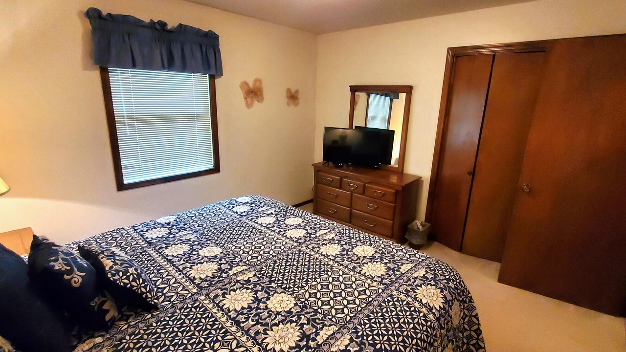 Photo of Bedroom in Holiday Island