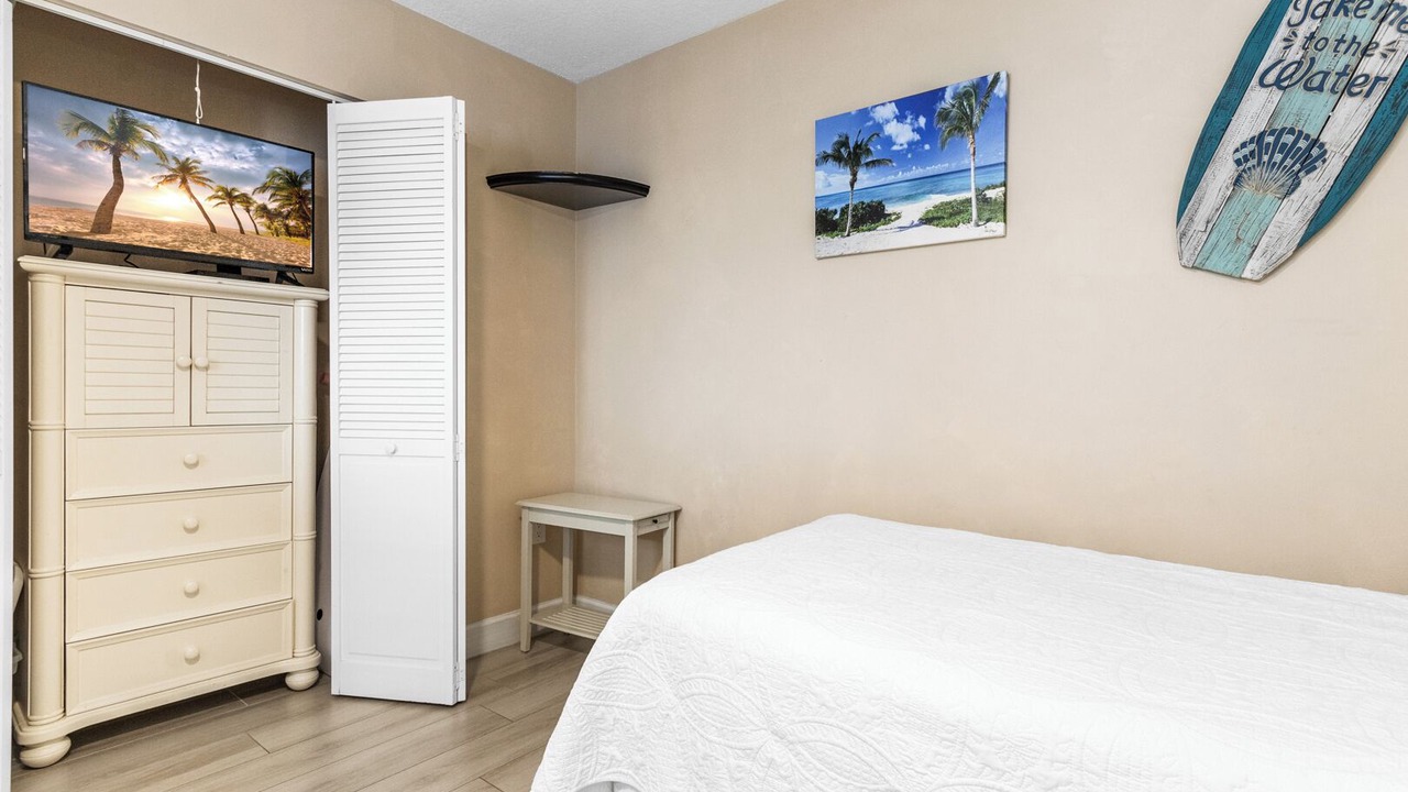 Photo of Bedroom in Avon By The Sea