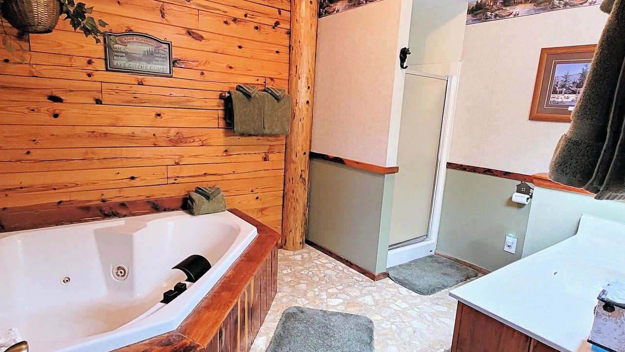 Photo of Bathroom in Sylvan Shores