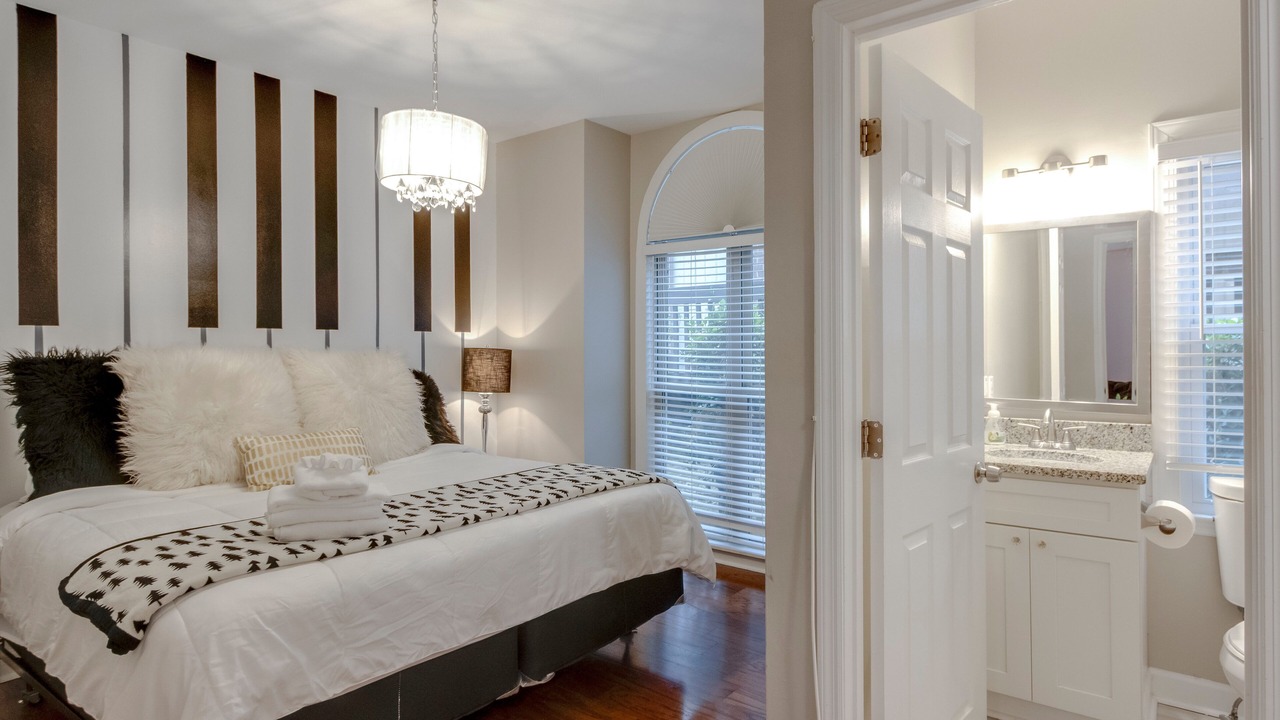 Photo of Bedroom in Hillsboro West End