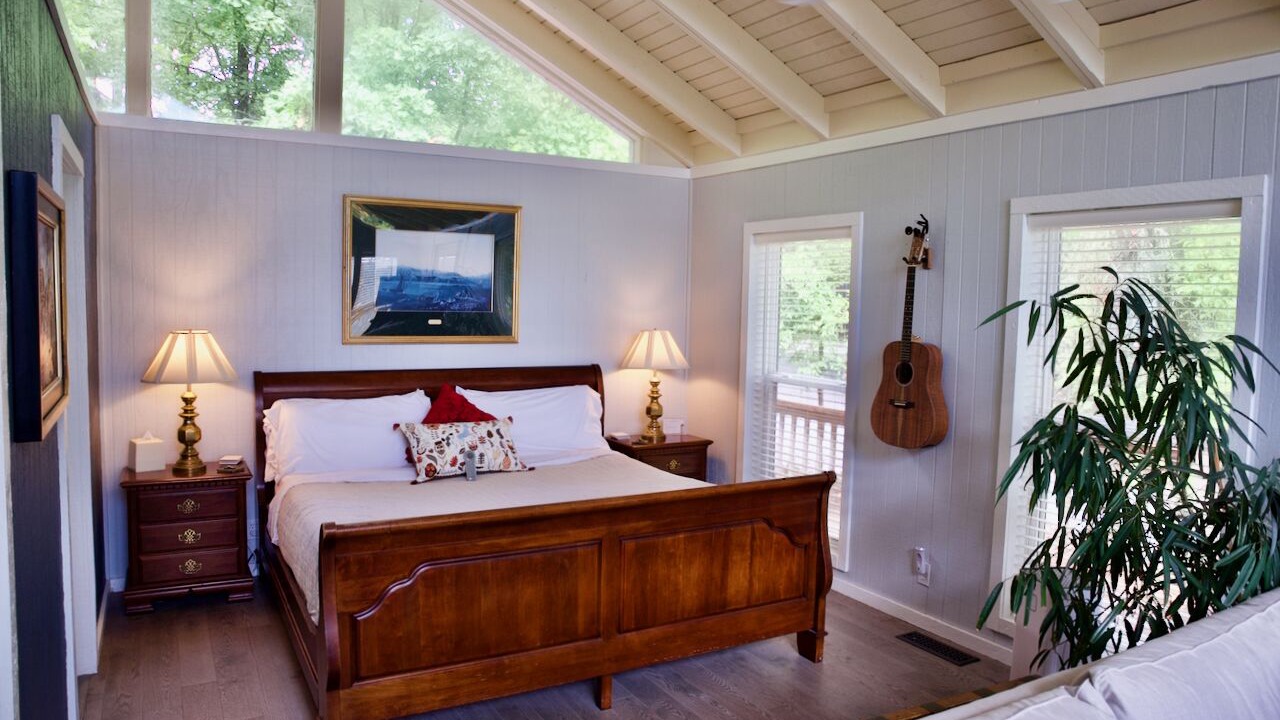 Photo of Bedroom in Sylvan Shores
