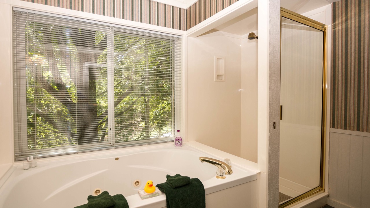 Photo of Bathroom in Sylvan Shores