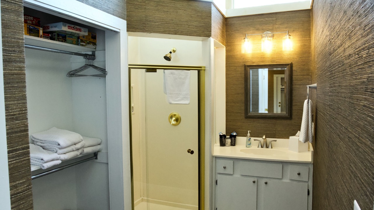 Photo of Bathroom in Sylvan Shores