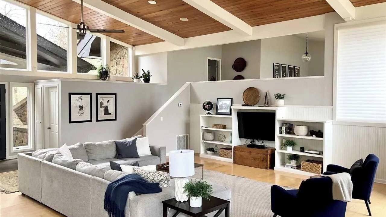 Photo of Livingroom in Mid America