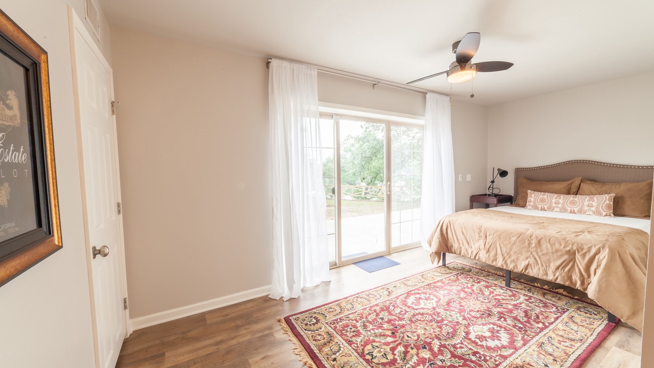 Photo of Bedroom in Mid America