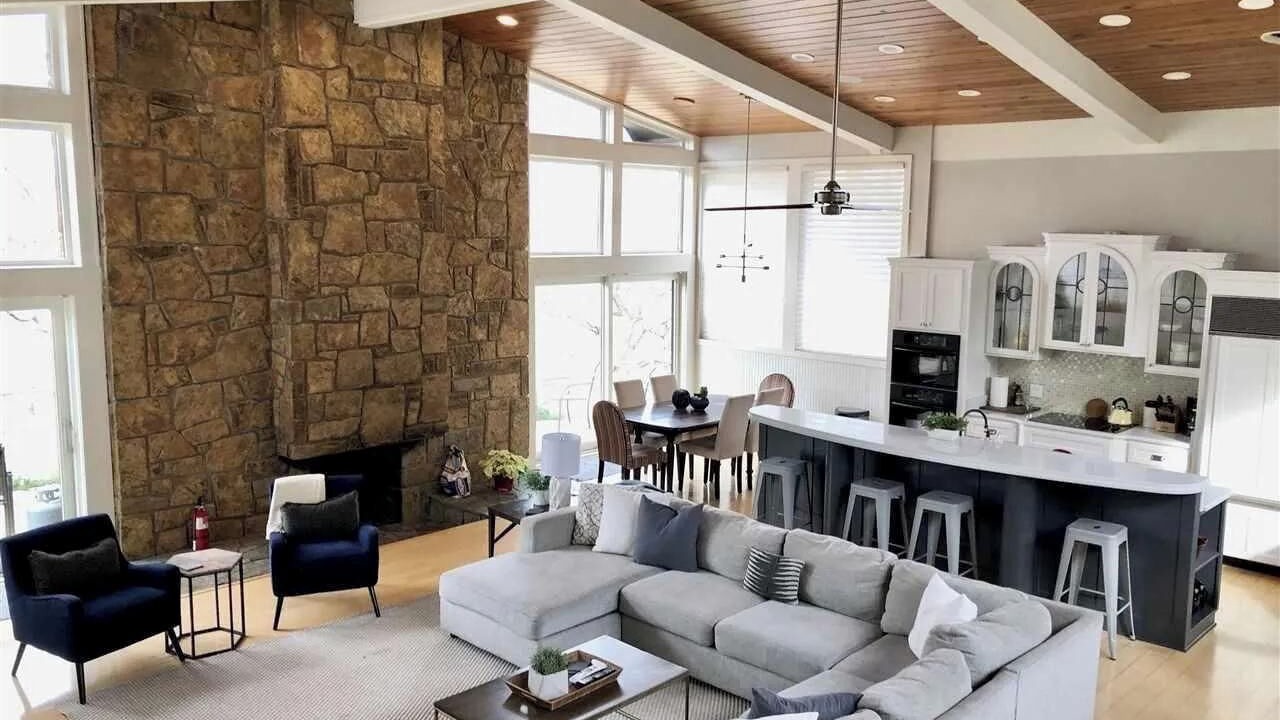 Photo of Livingroom in Mid America