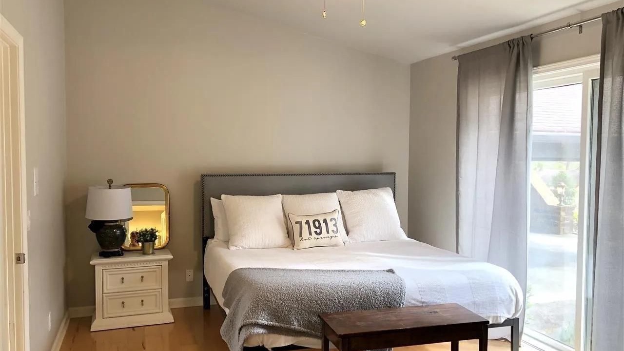 Photo of Bedroom in Mid America