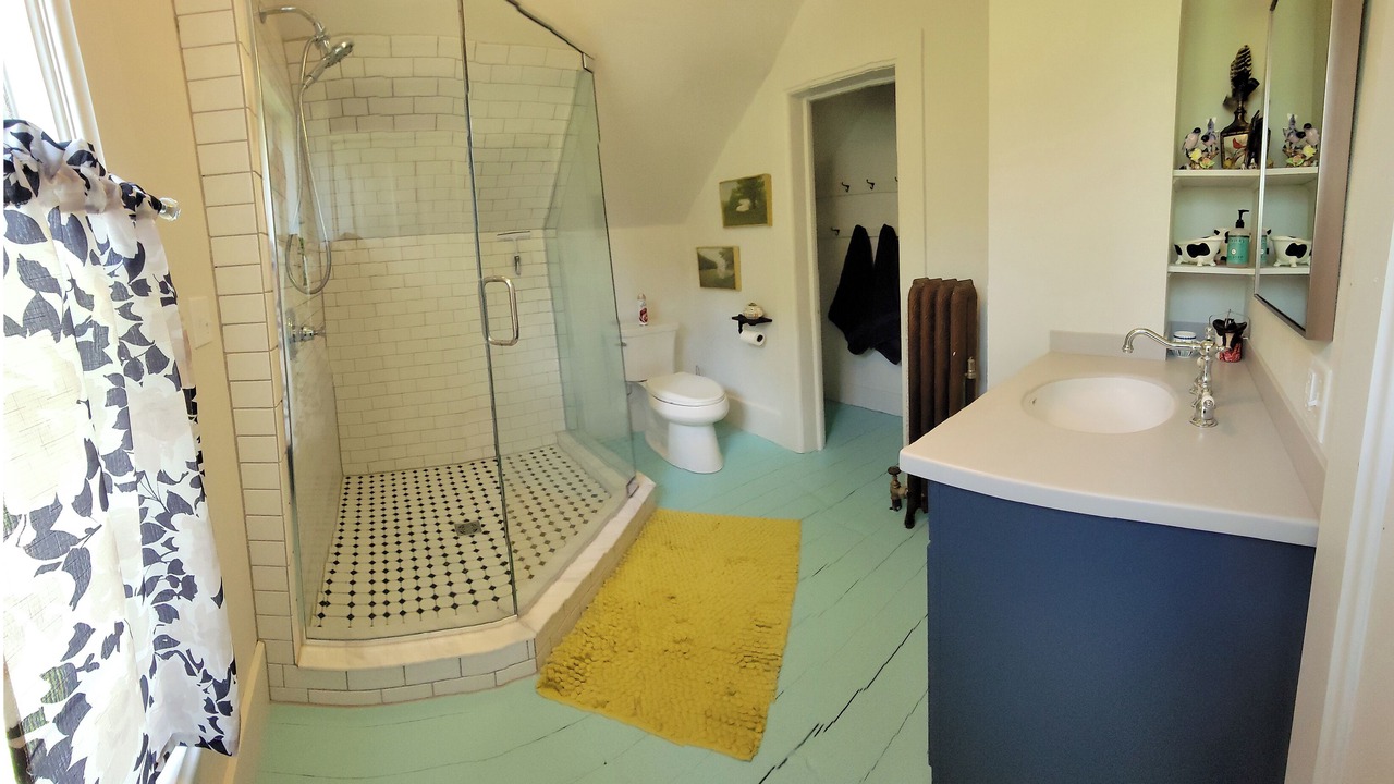 Photo of Bathroom in Lone Rock