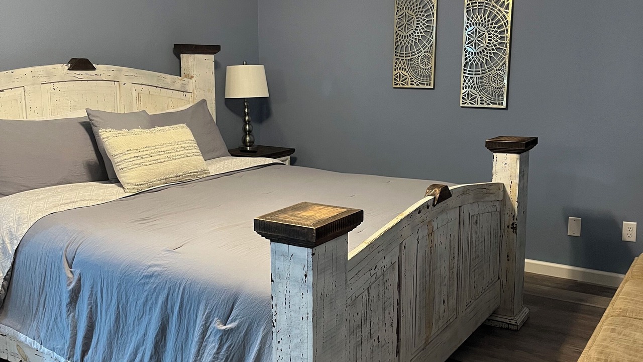 Photo of Bedroom in Lake Hamilton
