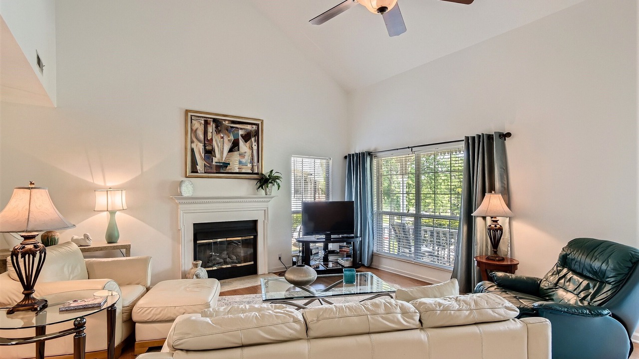 Photo of Livingroom in Windsor Green