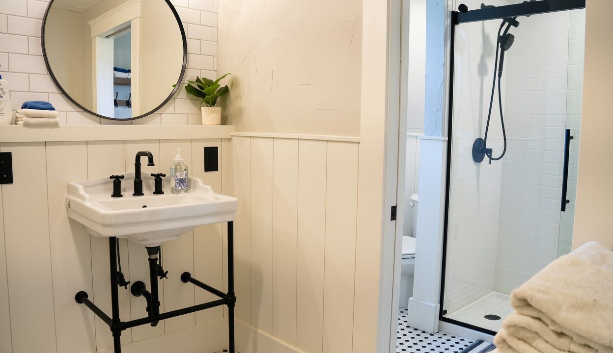 Photo of Bathroom in Ponce De Leon