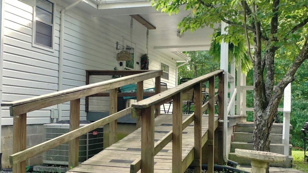 Photo of Outdoor in Madisonville