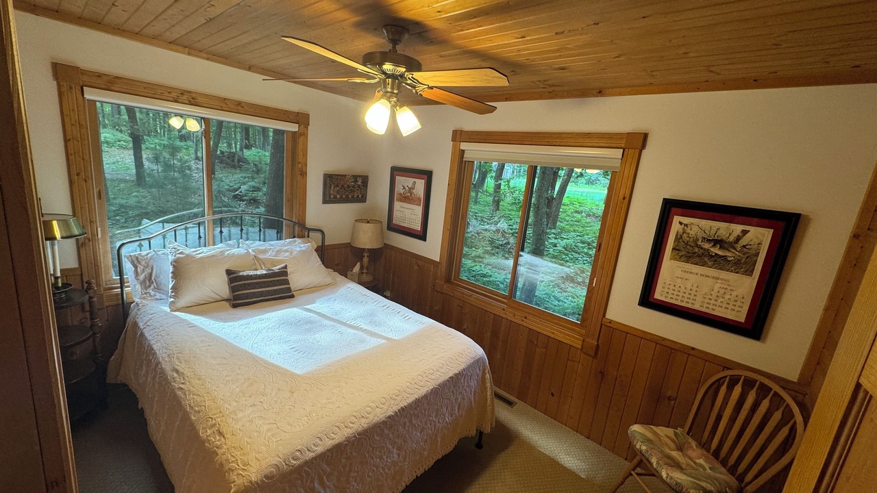 Photo of Bedroom in Spooner