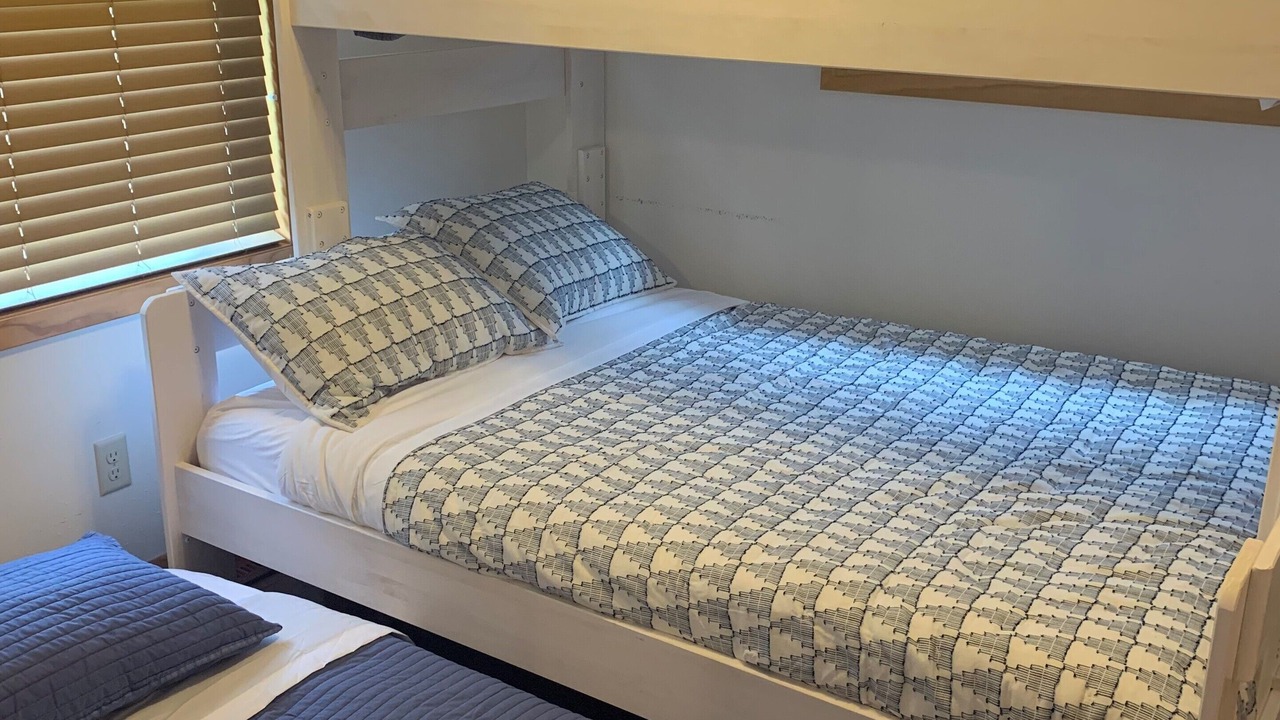 Photo of Bedroom in Brill