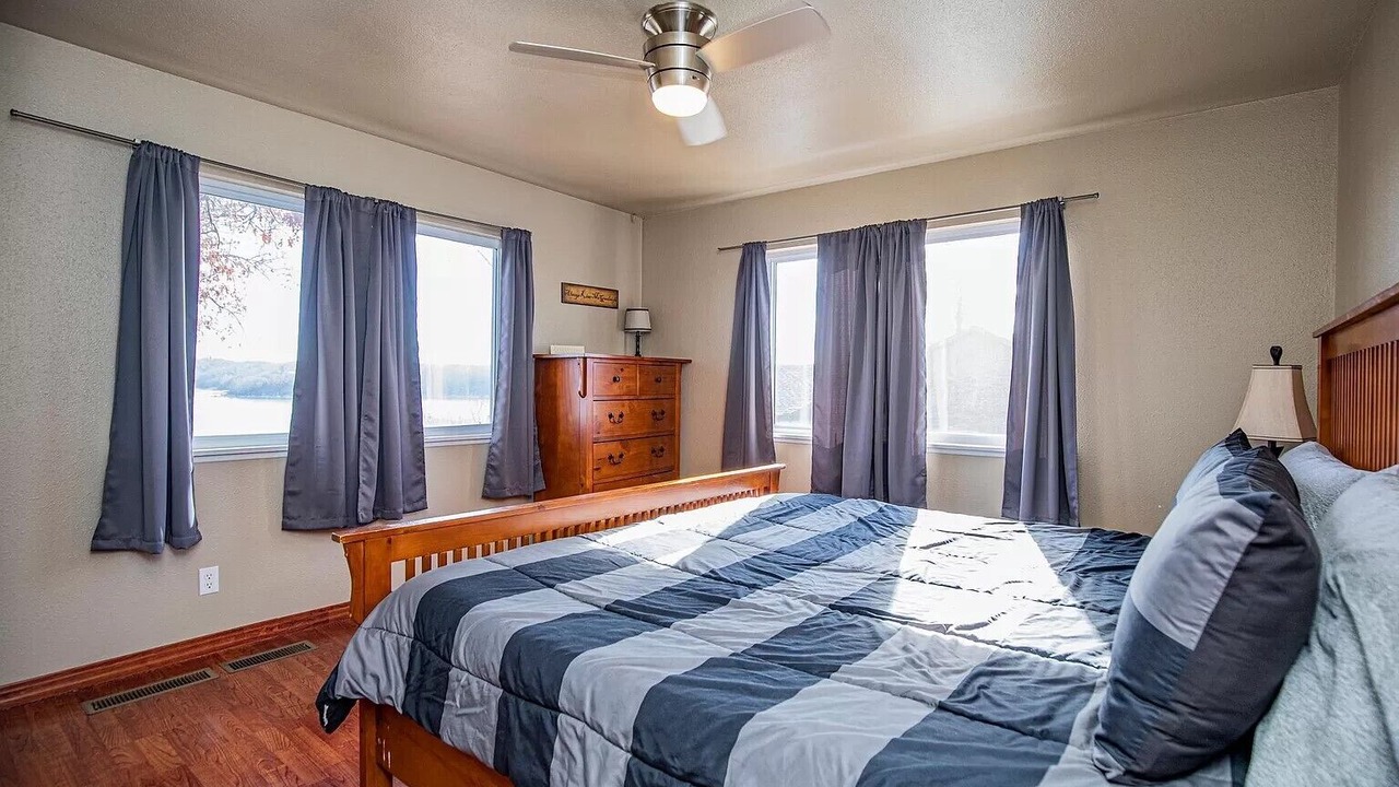 Photo of Bedroom in Beaver Shores