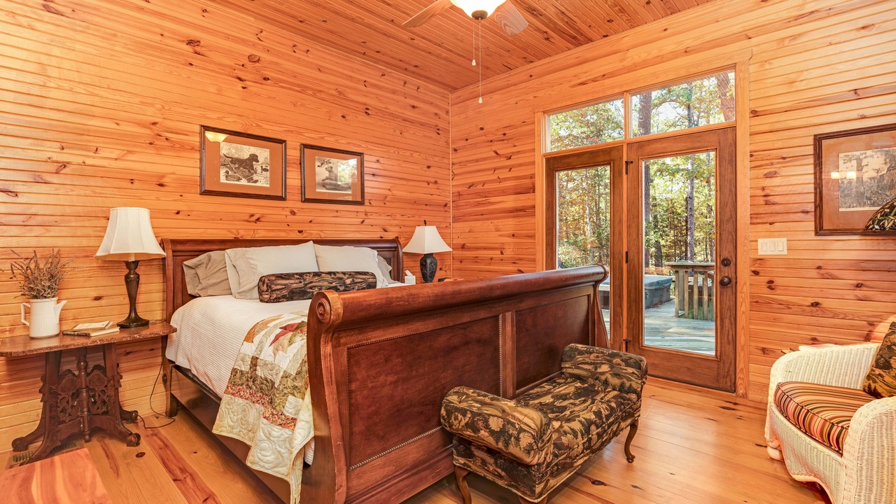 Photo of Bedroom in Hot Springs Village