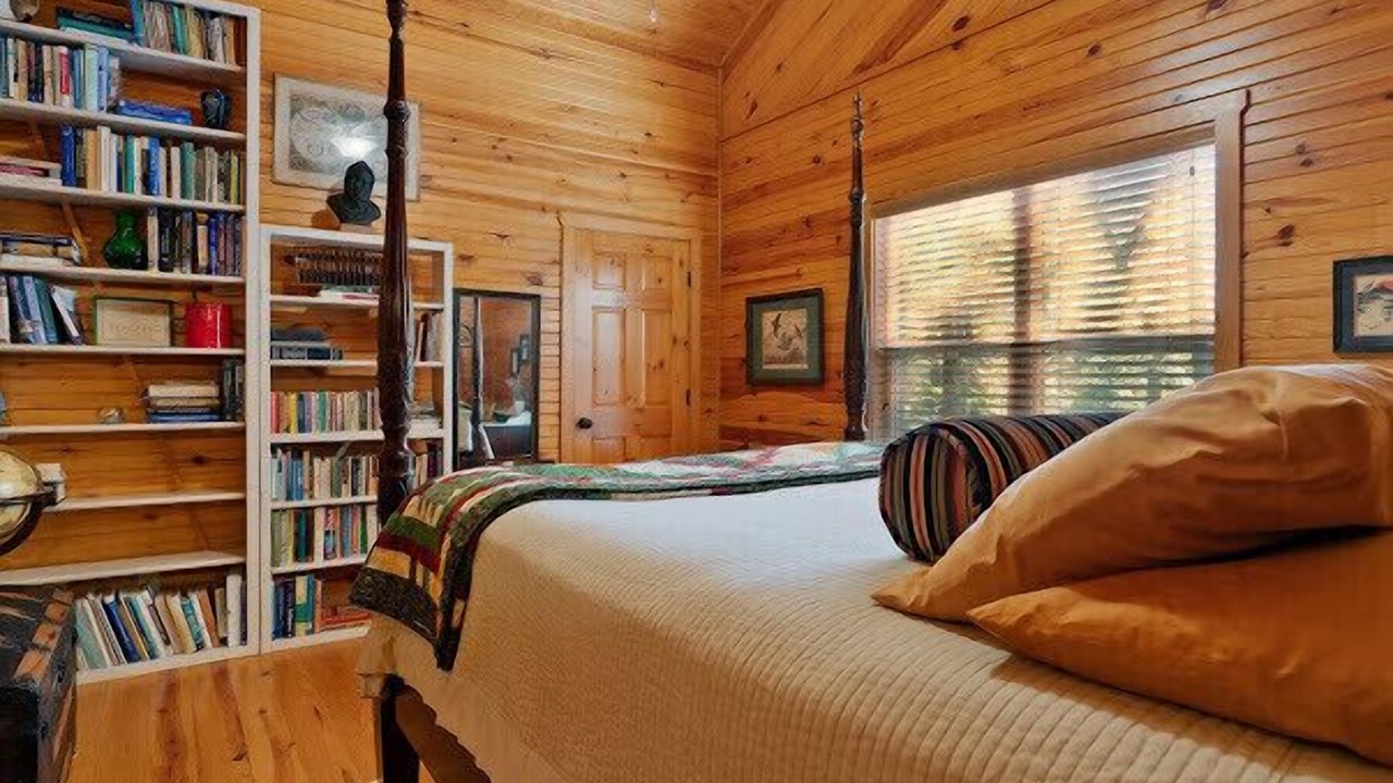 Photo of Bedroom in Hot Springs Village