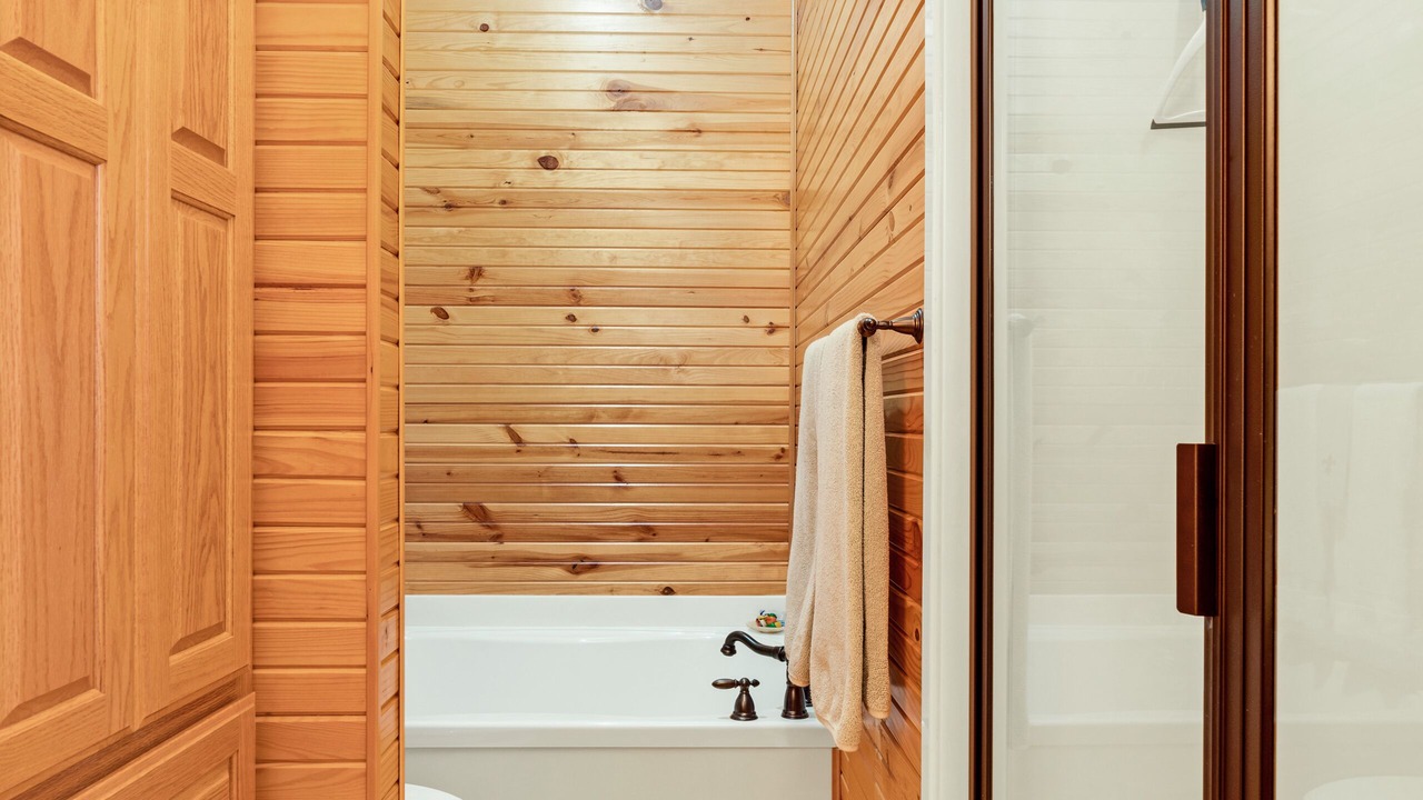 Photo of Bedroom in Hot Springs Village