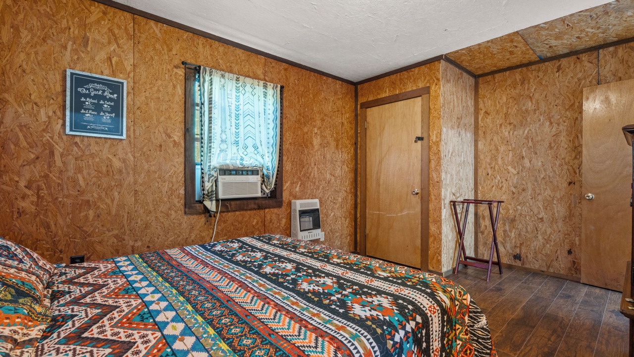 Photo of Bedroom in Pencil Bluff