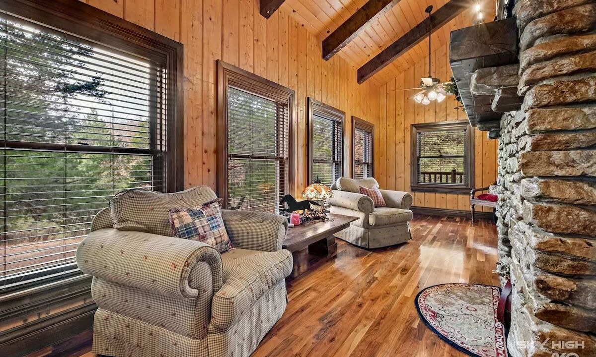 Photo of Bedroom in Eureka Springs