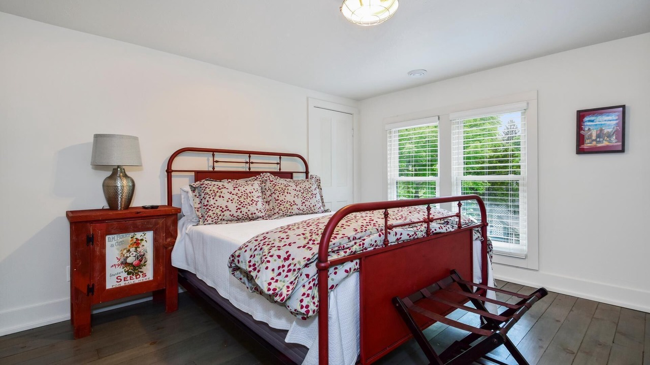 Photo of Bedroom in Saugatuck