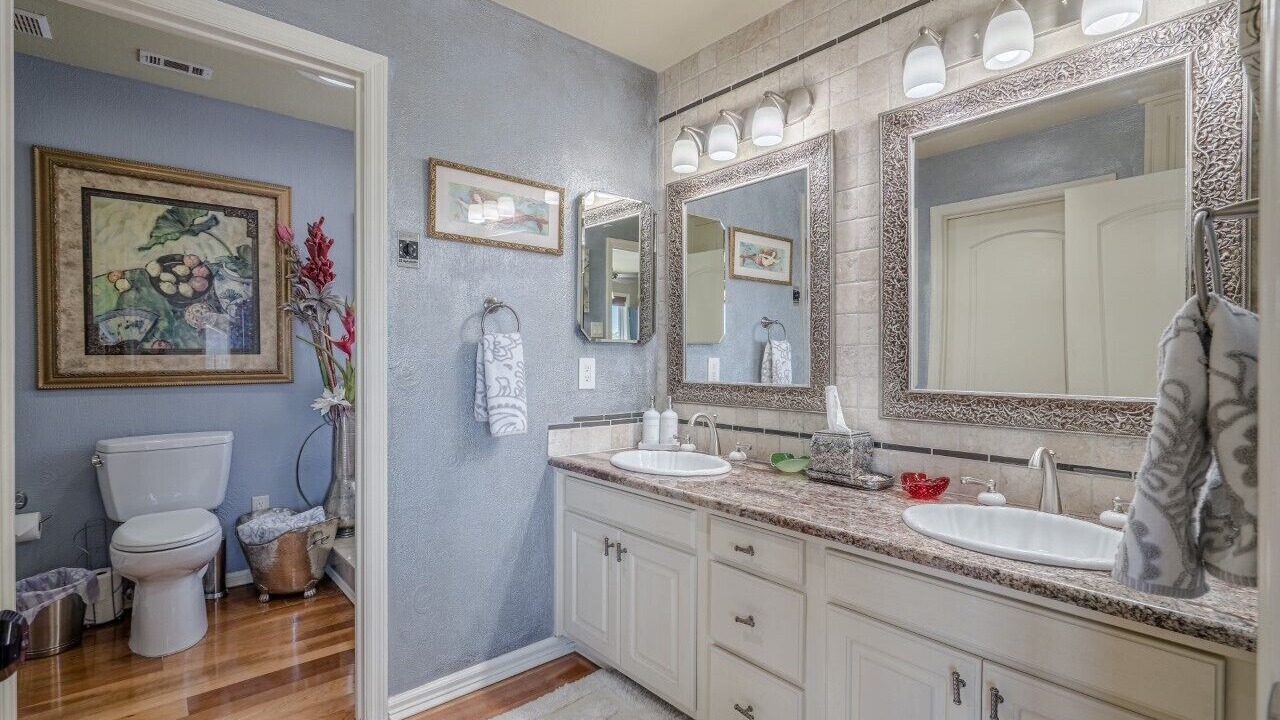 Photo of Bathroom in Lake Hamilton