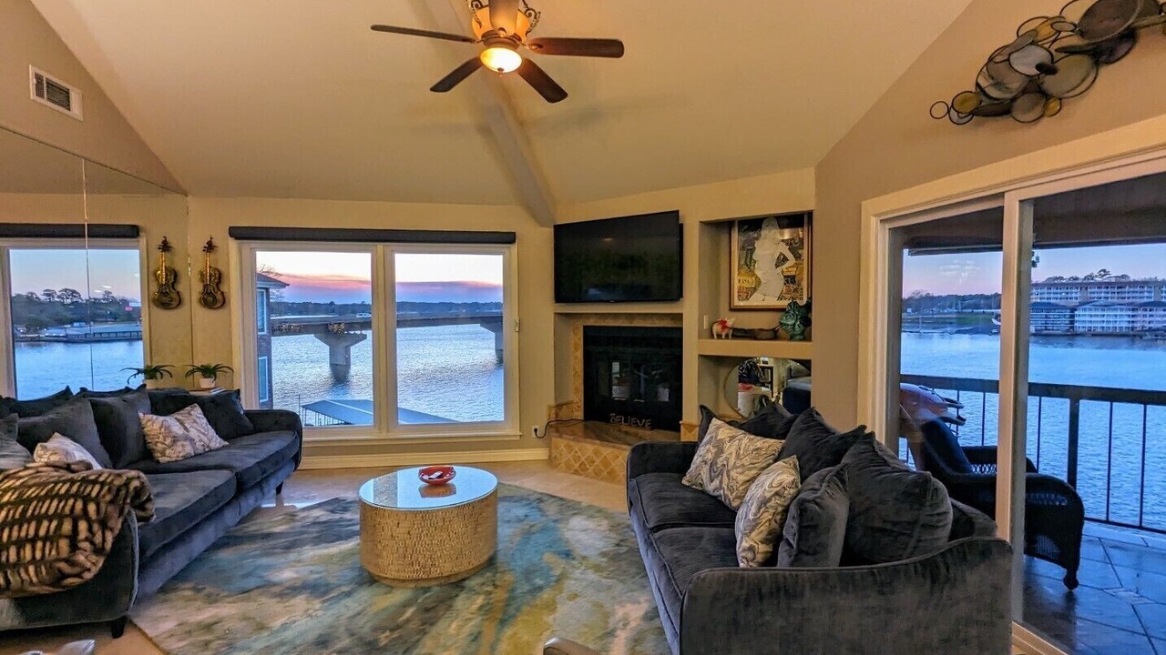 Photo of Others in Lake Hamilton