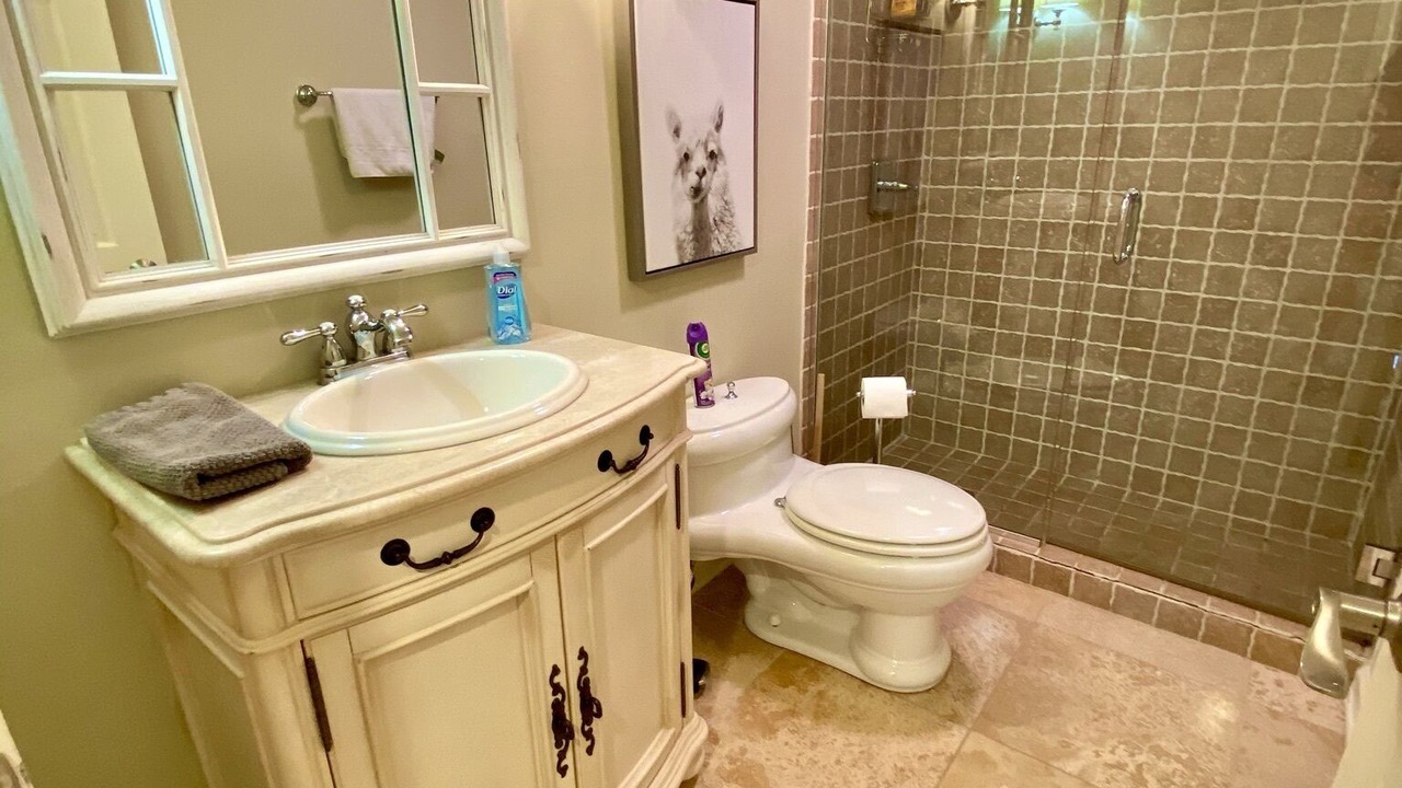 Photo of Bathroom in Lake Hamilton