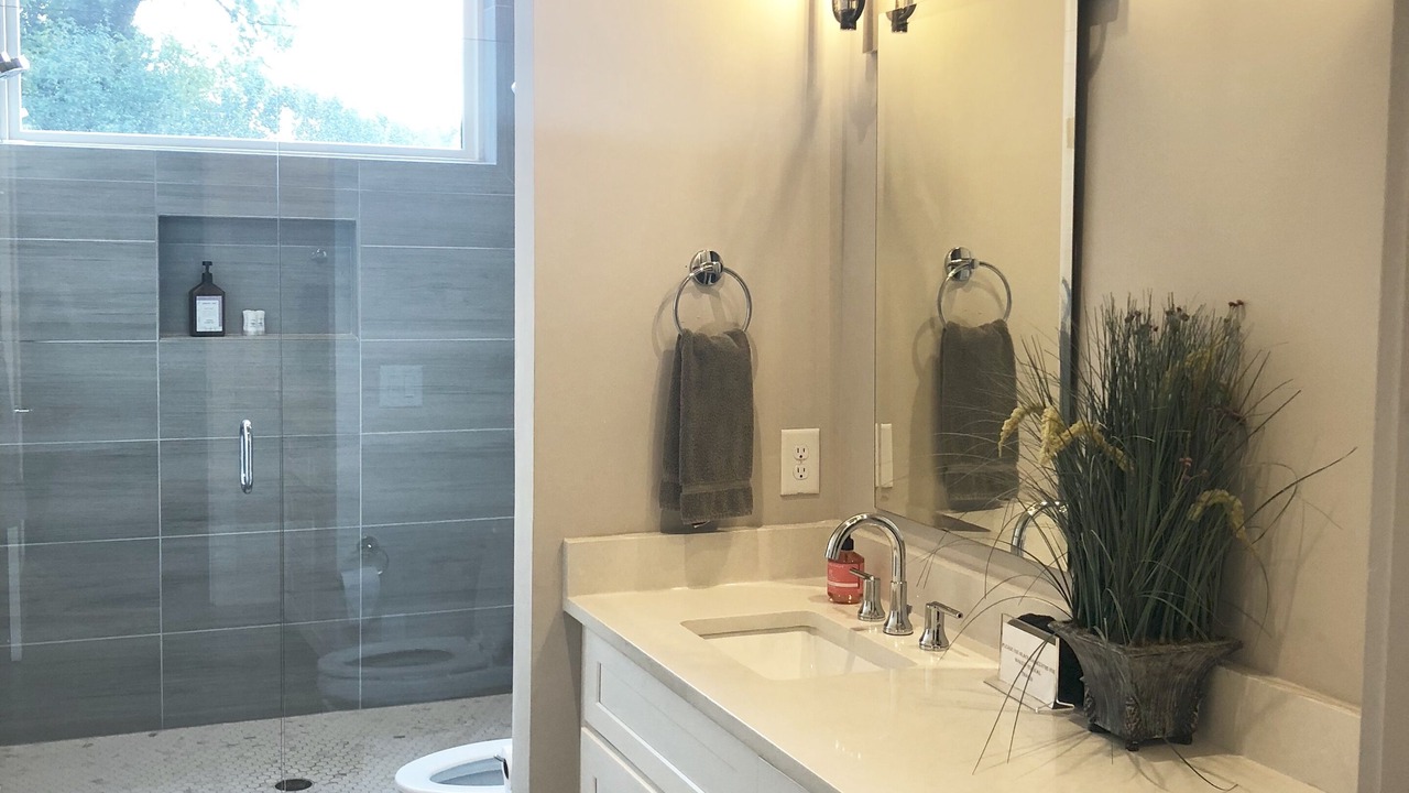 Photo of Bathroom in Melrose