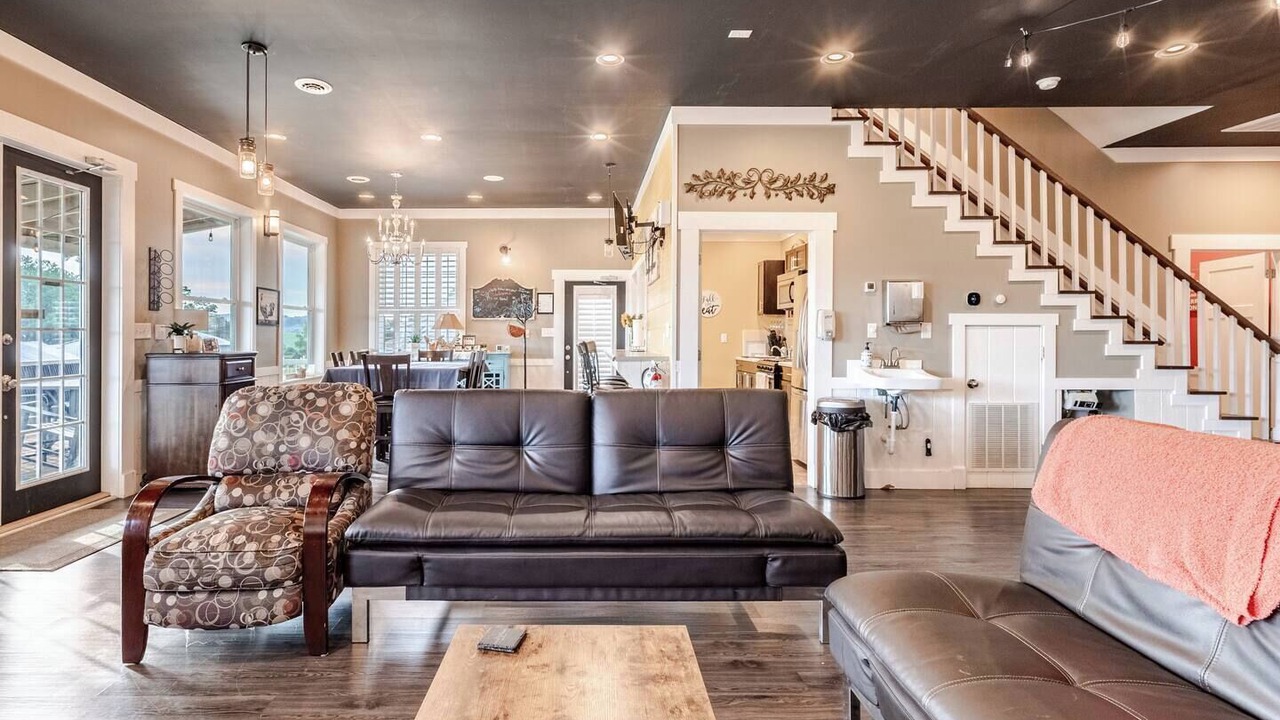 Photo of Livingroom in Jefferson City