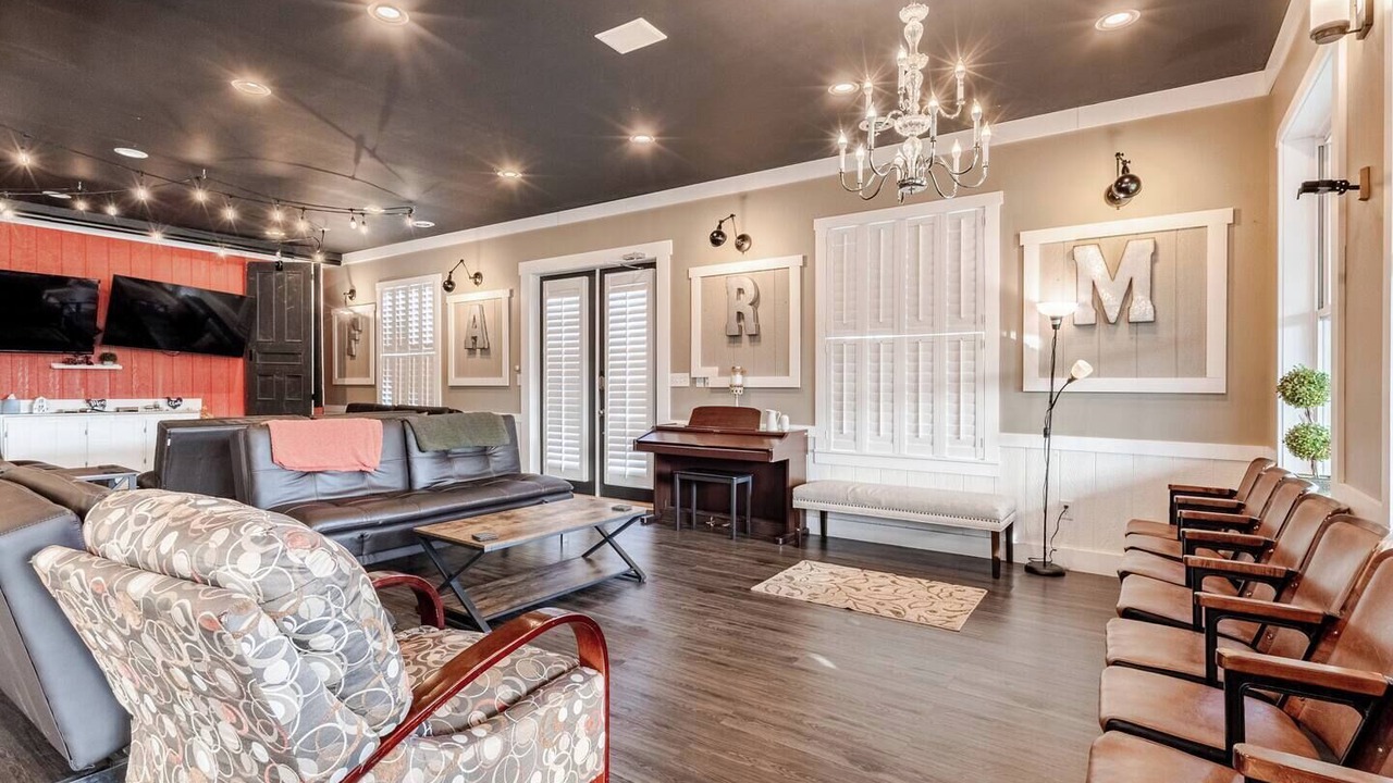 Photo of Livingroom in Jefferson City
