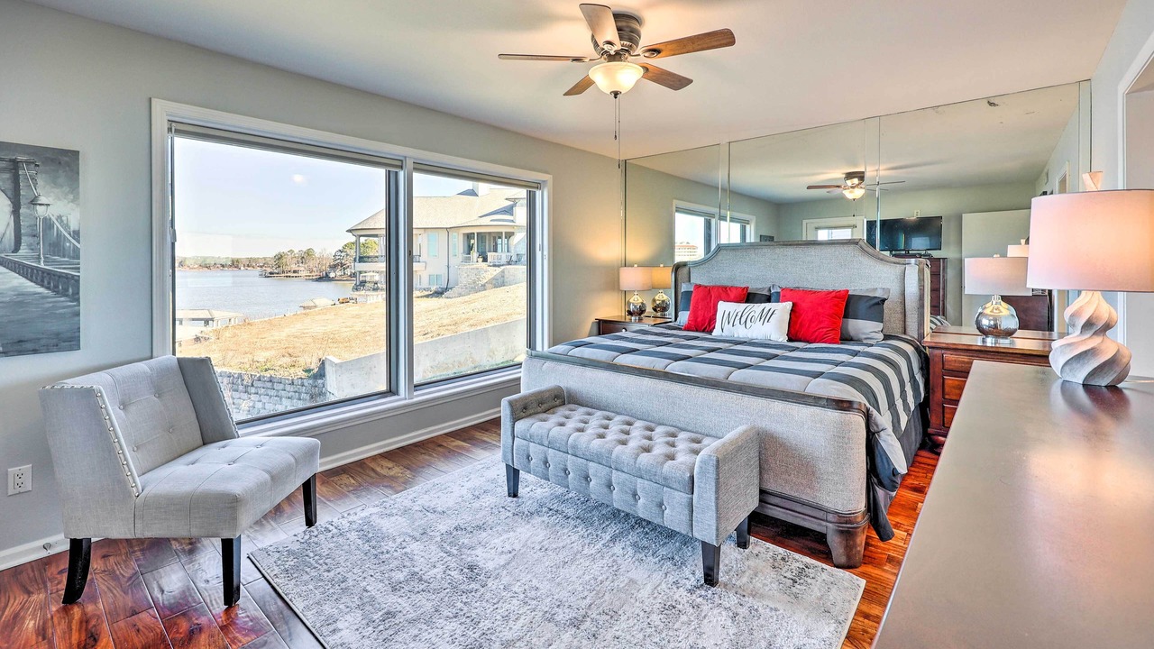 Photo of Bedroom in Lake Hamilton