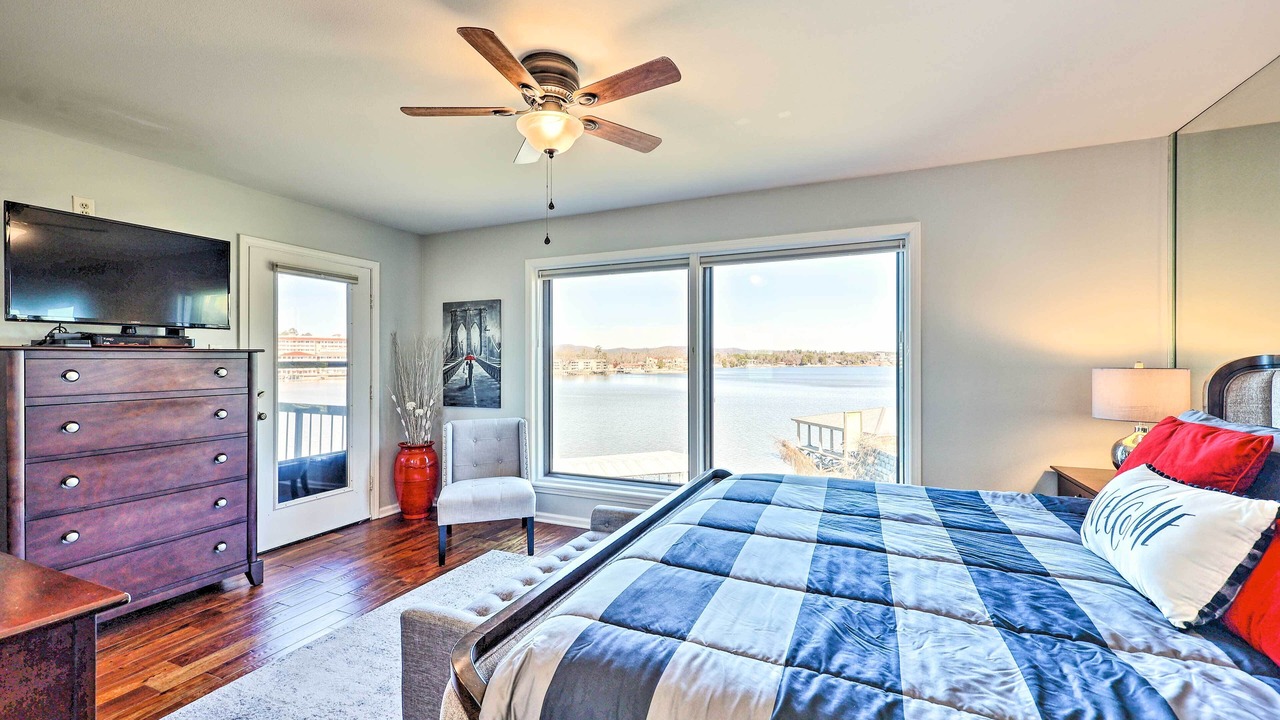 Photo of Bedroom in Lake Hamilton