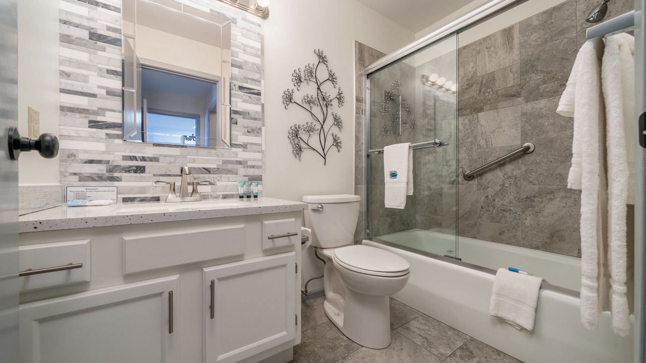 Photo of Bathroom in Lake Hamilton