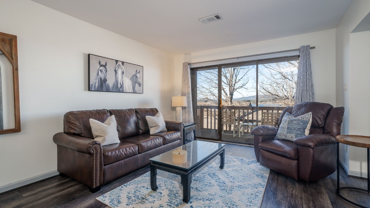 Photo of Livingroom in Lake Hamilton